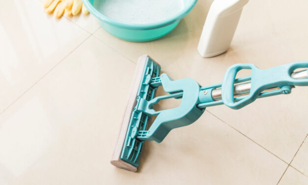 Cómo limpiar un suelo porcelánico: consejos y cuidados